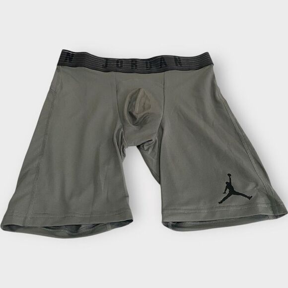 Nike Air Jordan Jumpman Gray Compression Athletic Shorts AT3138-099 Mens size M - Picture 2 of 9